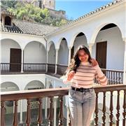 Alumna de bachillerato que se le da bien enseñar a niños de todas las edades